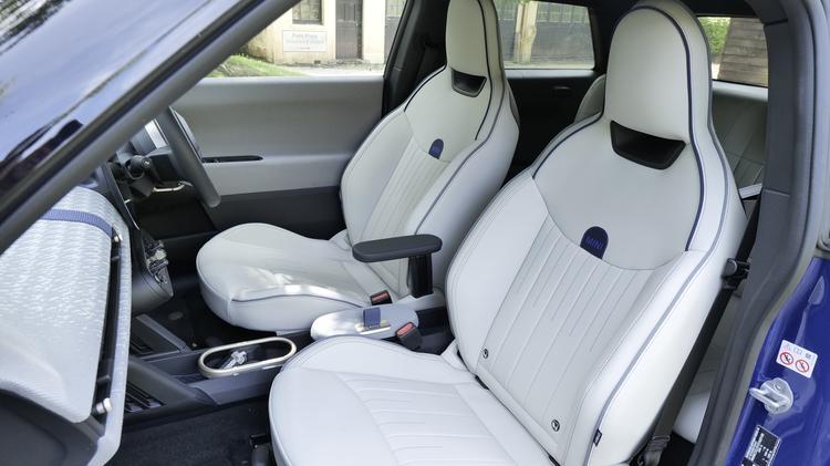 MINI COOPER ELECTRIC HATCHBACK 135kW E Sport 41kWh 3dr Auto